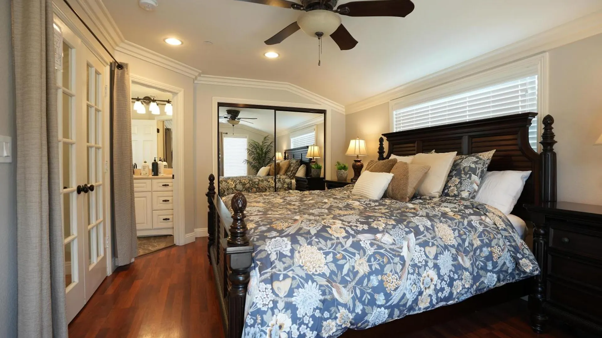 Destination #25 Villa Anaheim